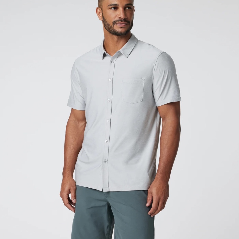 Vuori Strato Lt Gray Button Down Sz Medium M